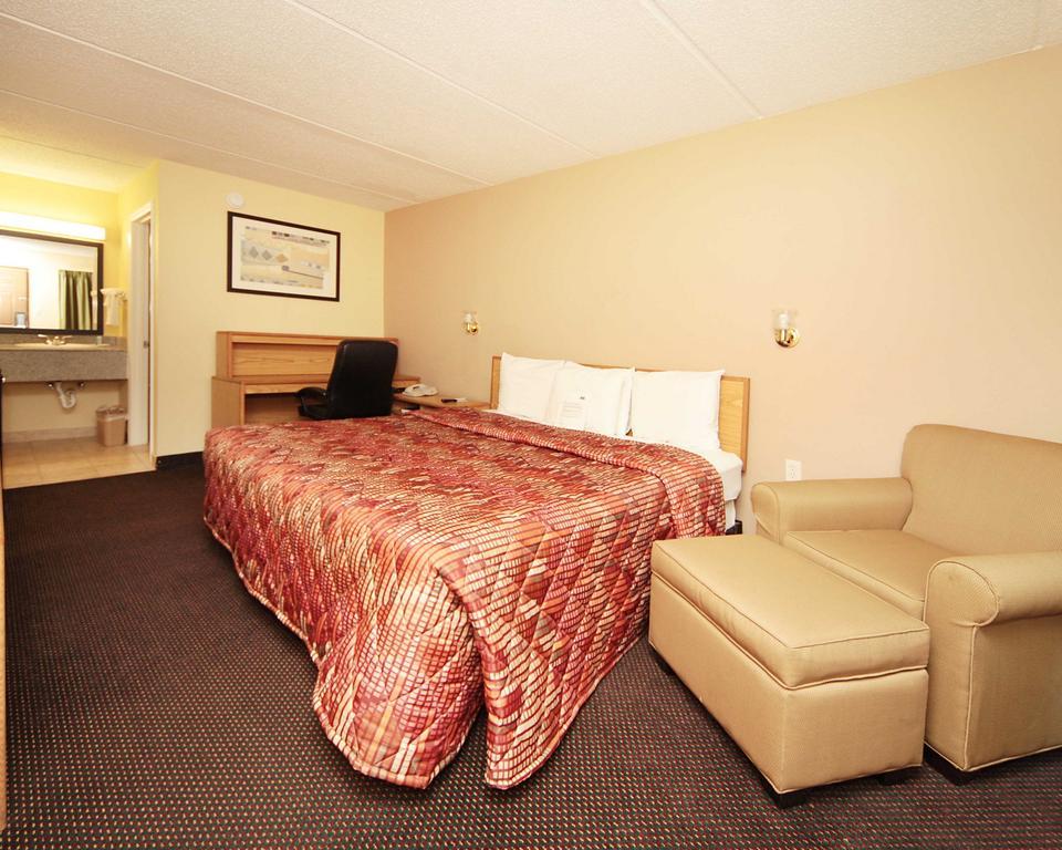 Rodeway Inn Charlotte Downtown Bilik gambar